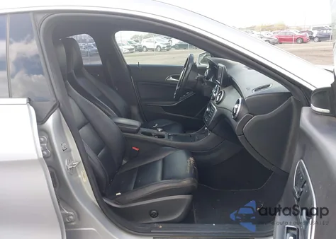 2014 Mercedes-Benz Cla 250 z USA, uszkodzony, nr VIN WDDSJ4EB3EN050382